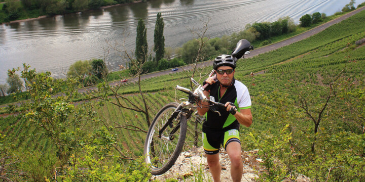 Mountainbiken in den Weinbergen